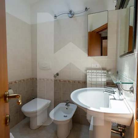 Homiday - Tamerici Attico Apartment Pineto